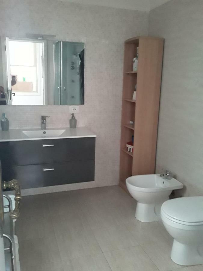 Casa Lilian Hotel Lecce Bagian luar foto